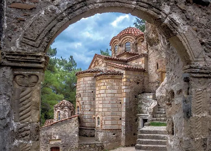 Olive And Orange Apartamento Mystras